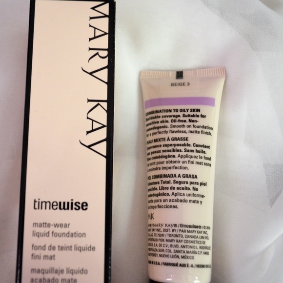 MARY KAY Timewise Matte-wear Liquid Foundation - Picture 2 of 3